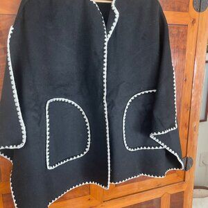 J.Mclaughlin Sabrina Wool-Blend Poncho, Black